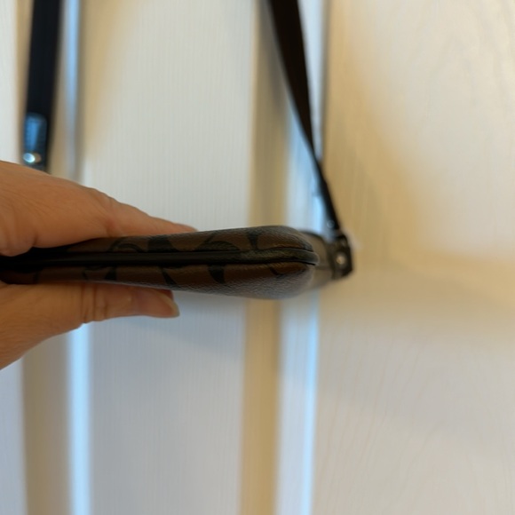 Brown Coach crossbody bag - Picture 4 of 8